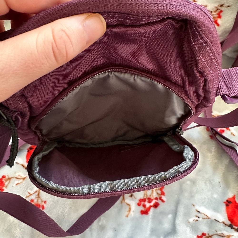 Eddie Bauer Jasper Crossbody Bag (Only 1 Available) - Picture 2 of 5